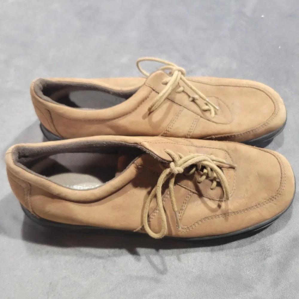 Easy Spirit Womens 9‎ M Tan Brown Leather Lace Up Walking Shoes Oxfords JINWHIT